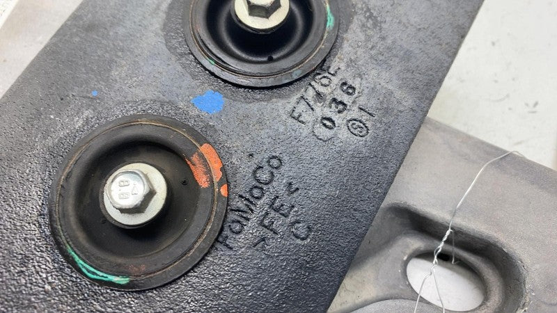 ⭕ 2018-2024 Lincoln Navigator Rear Axle Differential Mount Bracket HL1