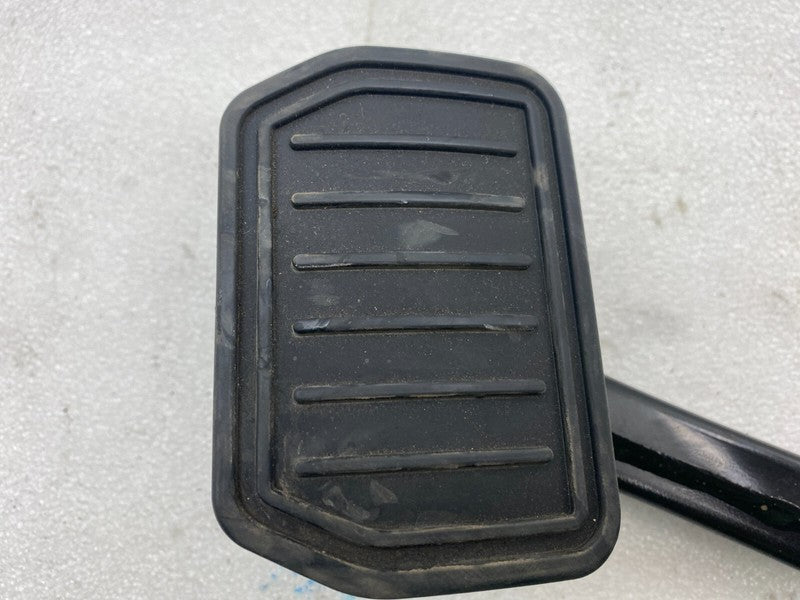 118869100A ⭕ 2020-2023 Tesla Model Y MY Accelerator & Brake Pedal Pad Assembly 1188691-00-A