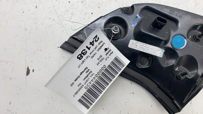 ⭕ 2017-2023 Model 3 Rear Left Inner Taillight LED Tail Lamp 3-Pin 1077