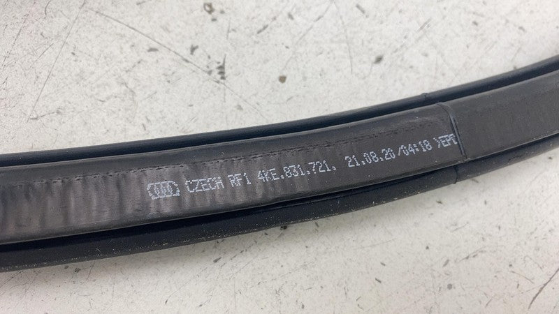 4KE831721 ⭕ 19-23 Audi E-Tron Quattro Front Right Body Weathership Rubber Seal 4KE831721