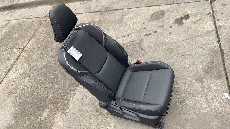 ⭕ 23-24 Toyota Prius Front Passenger Side 1st Row Seat Black Vinyl Sof