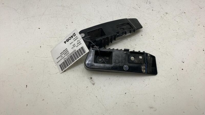 108399300D 17-23 Model 3 Rear Left & Right Bumper Taillight Lamp Mount Bracket 1083993-00-D