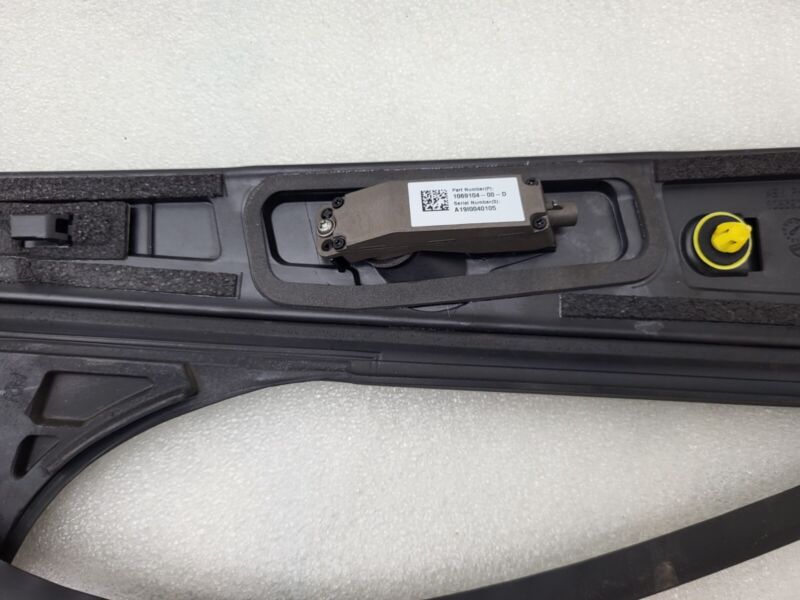 108390200B 16-20 Model X Right B-Pillar Applique Trim Molding w/ Camera & Seal 1092312-98-F