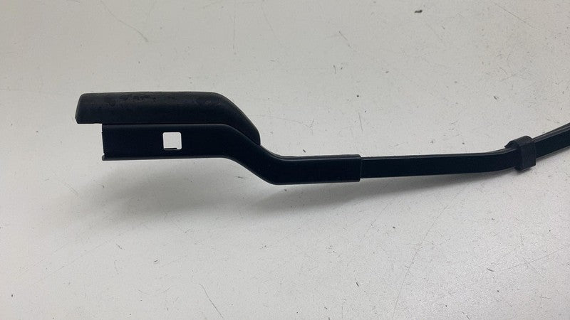 107672900B ⭕ 2017-2023 Model 3 Front Passenger Side Windshield Wiper Arm Right 1076729-00-B