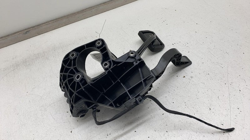 104469100D ⭕ 2017-2024 Tesla Model 3 Accelerator & Brake Foot Pedal w/ Switch 1044691-00-D