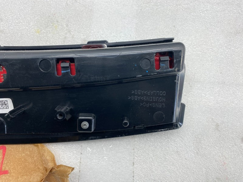 1077405 00 H ⭕ 17-23 Model 3 Rear Package Tray Lamp Inner 3rd Brake Stop Light 1077405-00-H