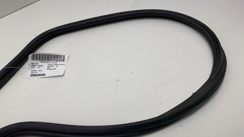 2021 BMW 530e B46X Rear Trunk Lid Liftgate Body Weatherstrip Seal OEM 