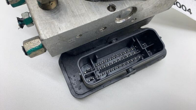 1037797 00 B 2012-2015 Tesla Model S Anti-Lock ABS Brake Pump Hydraulic Control Unit Module