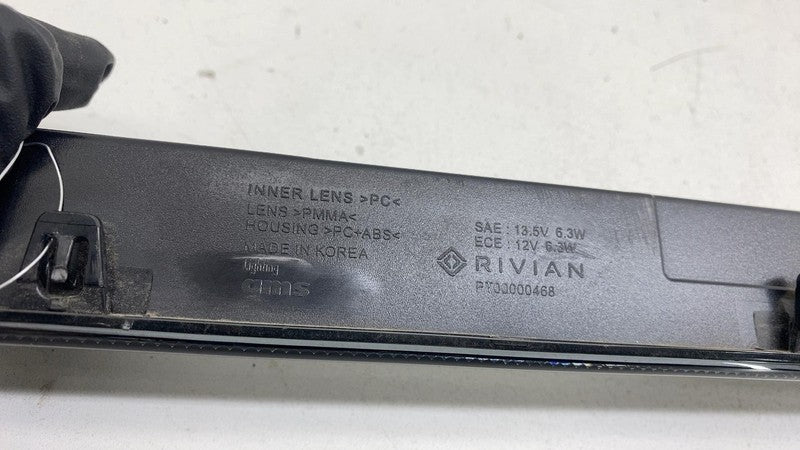 PT00000468 ⭕ 22-24 Rivian R1T Trunk Pick Up Box Right Side Courtesy Light Lamp PT00000468