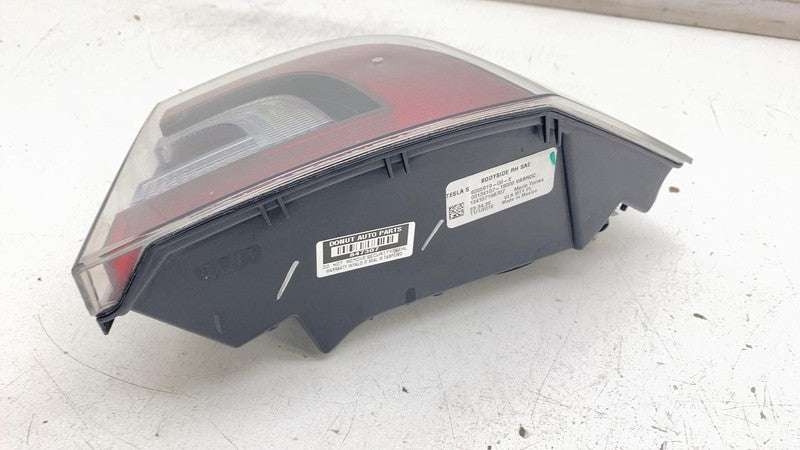 ⭕ 2012-2022 Tesla Model S Rear Taillight LED Outer Tail Lamp Right 600