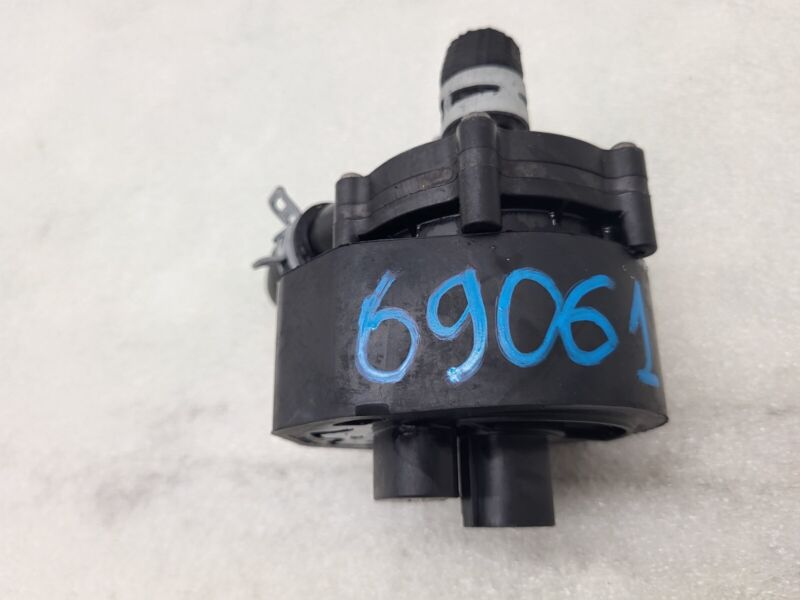 2016-2020 Tesla Model S X Cooling System Auxiliary Water Coolant Pump FWD Assy