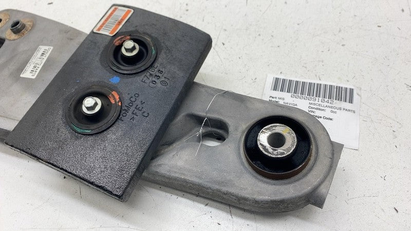 ⭕ 2018-2024 Lincoln Navigator Rear Axle Differential Mount Bracket HL1