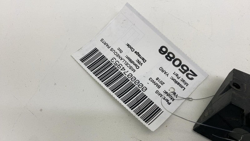 7299184 ⭕ 14-21 BMW i3 Front Passenger Side Fender Retaining Bracket Right 51657299184