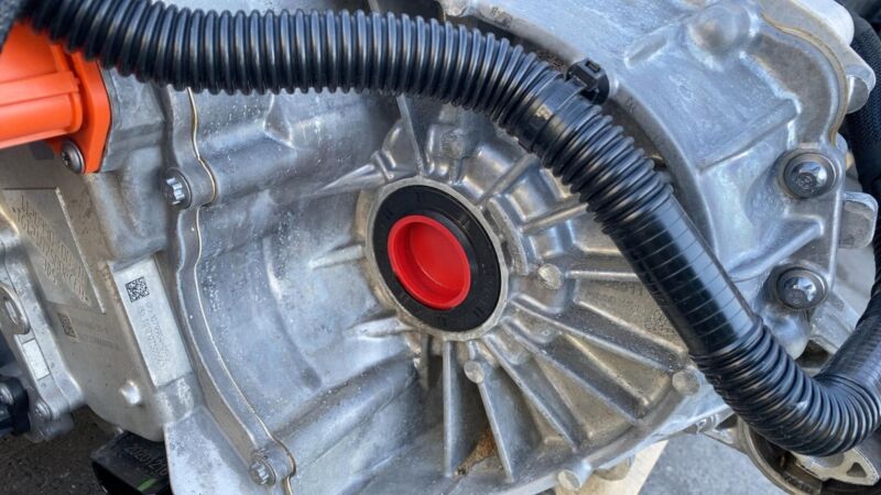 1120990 00 H 20-23 Model Y Rear Drive Unit Engine Electric Motor Low Current 3DU 1120990-00-H