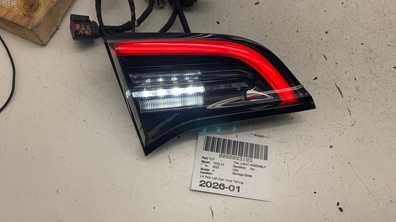 ⭕ 17-23 Model 3 Rear Left Inner Taillight LED Tail Lamp (3-Pin) LH 107