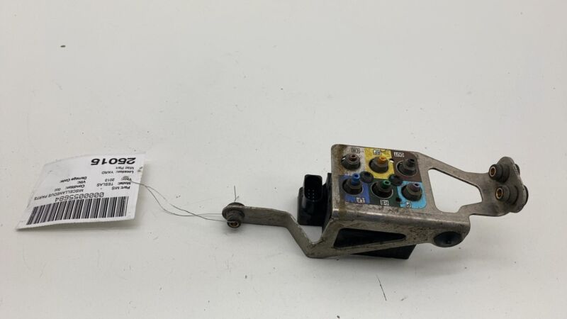 6006407 00 A 2012-2015 Tesla Model S Air Suspension Solenoid Compressor Pump Module Valve OEM