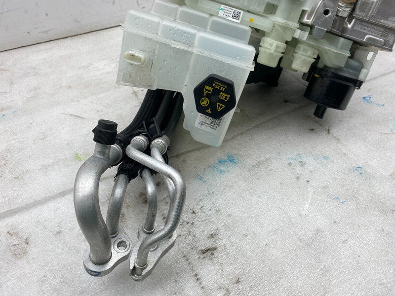 1547595 98 E 20-23 Model Y Supermanifold Refrigerant Chiller + Coolant Reservoir 1547595-98-E