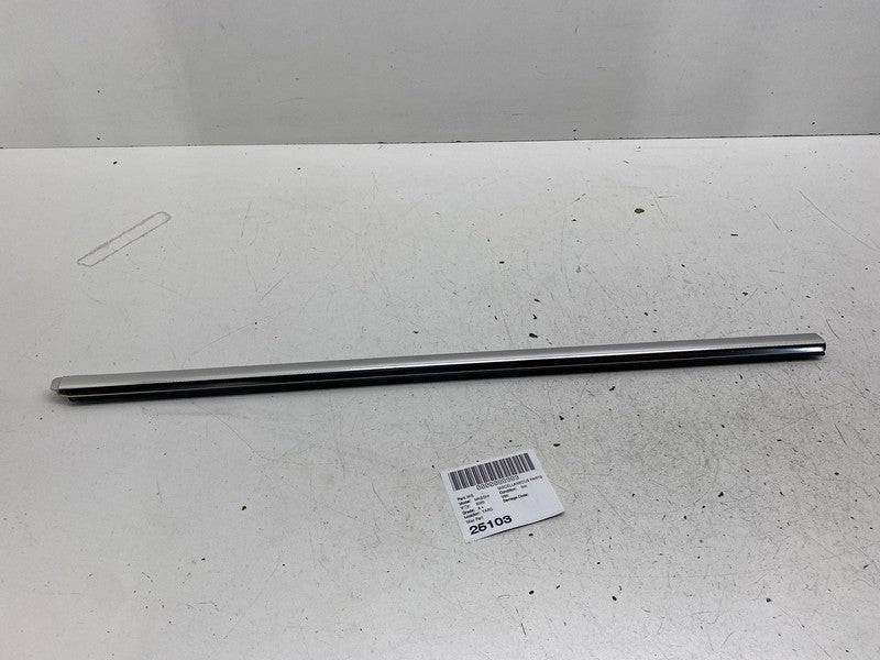 ⭕14-24 Maserati Ghibli Front Passenger Side Door Window Outer Belt Mol