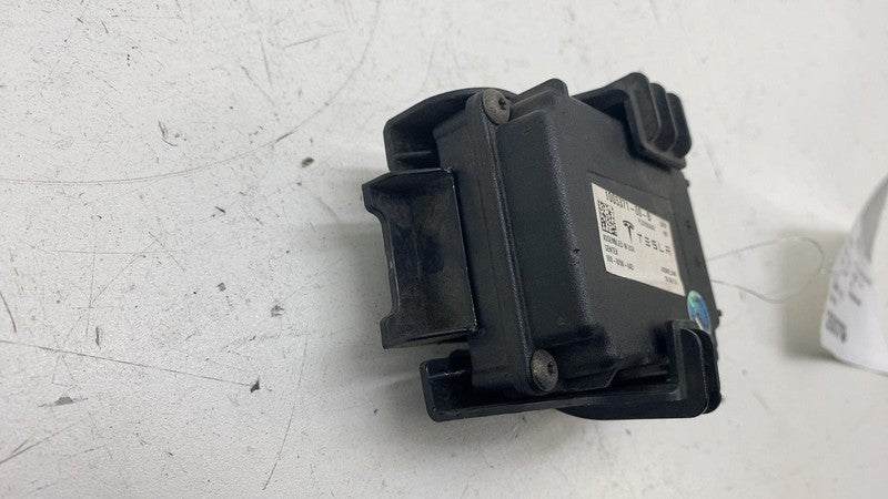 ⭕ 12-17 Tesla Model S Homelink Computer Garage Door Opener Module 1005