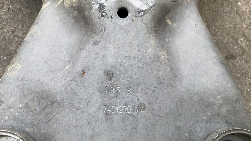 7401270 04 2018 2019 BMW 530e G30 Rear Body Torsion Bar Support Bracket Mount Bracket OEM