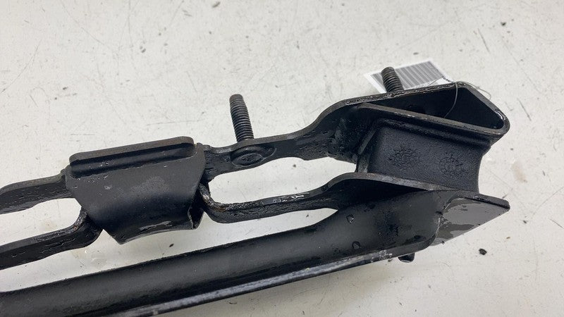 ⭕2012-2018 Jeep Wrangler Automatic Transmission Mount Insulator Bracket Assembly