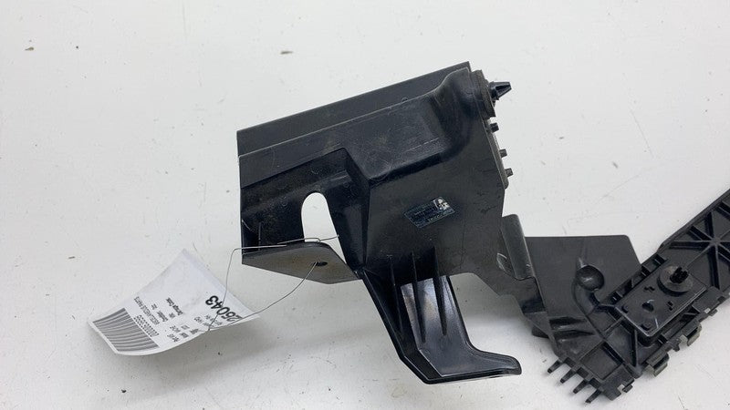 LJ8B 17E850 AE 21-24 Ford Mustang Mach-E Rear Right Bumper Mount Support Bracket LJ8B-17E850-AE