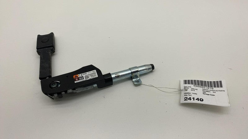 100526500C 12-20 Tesla Model S Front Right Lap Pretensioner 16-20 Tesla Model X Front Left