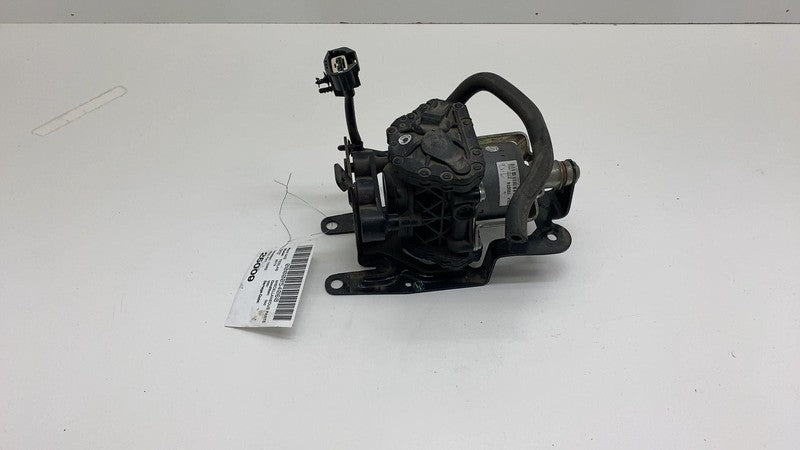 105074 2012 2013 2014 2015 Tesla Model S Brake Servo Booster Vacuum Pump Assembly OEM