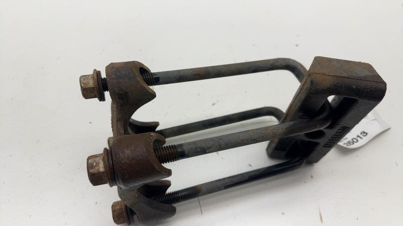 15885530 ⭕ 2014-2019 Silverado 1500 Rear Axle Mounting Hardware Assembly 15885530