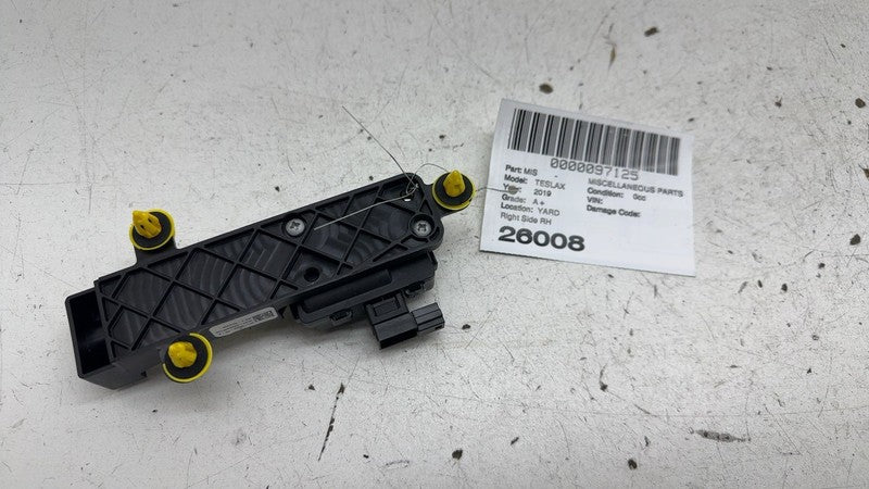 ⭕ 2016-2025 Tesla Model X Front Right Door Release Actuator RH Assy 11
