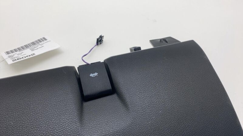 6NP78TX7AB 2019-2023 Ram 2500 Dash Instrumental Panel Lower Knee Bolster Cover 6NP78TX7AB