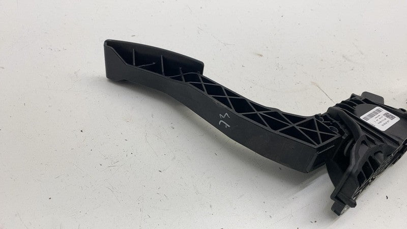 LJ9C-9F836-AB ⭕ 2021-2024 Ford Mustang Mach-E Gas Pedal Throttle Accelerator LJ9C-9F836-AB OEM