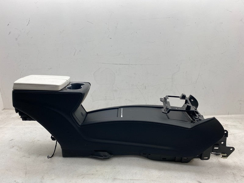 1057656 00 B ⭕ 2017-2020 Tesla Model X MX Front Center Console w/ USB Cable Media Harness