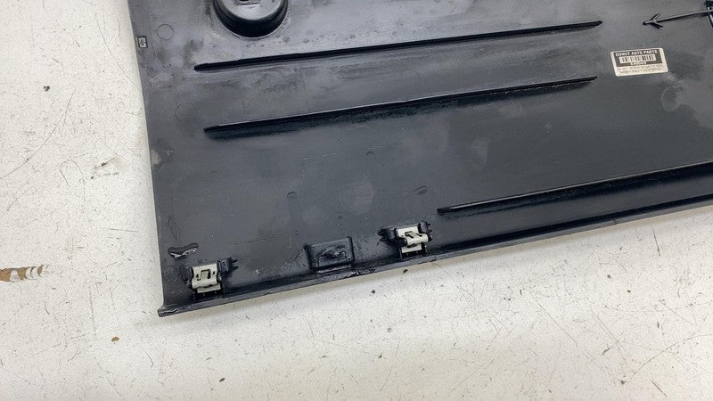 PT00793511B ⭕ 2025 Rivian R1S Front Passenger Rocker Molding Cover Panel Right PT00793511-B