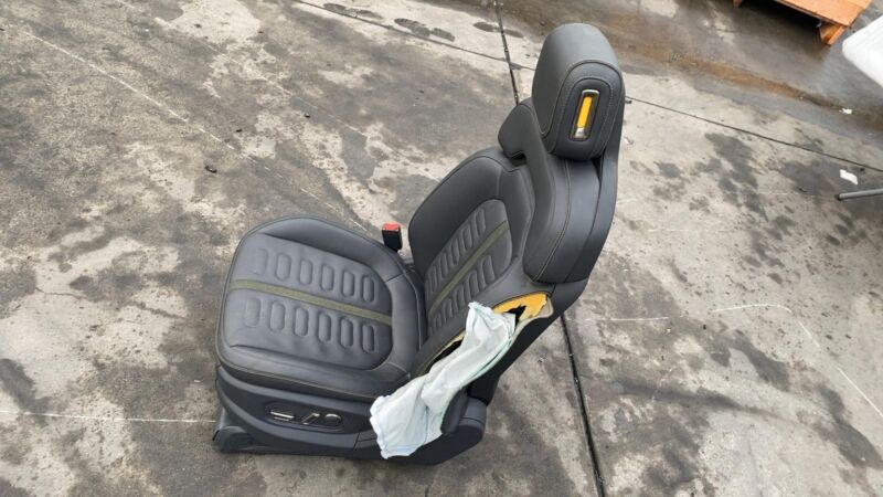 2022 2023 2024 Rivian R1T R1S Front Driver Side 1st Row Seat Black Mountain Left