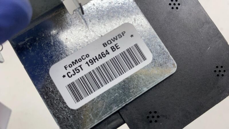 CJ5T19H464BE 2013 2014 2015 2016 2017 2018 Ford C-Max Roof Navigation GPS Antenna Assembly