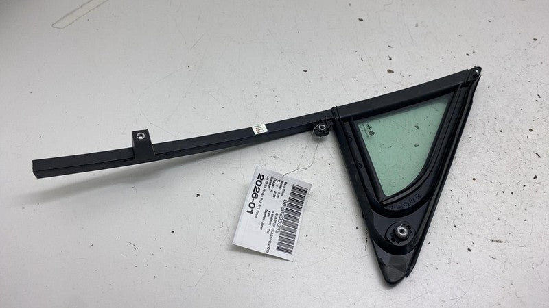 ⭕22-25 Rivian R1S Front Left Door Corner Quarter Fixed Glass Window PT