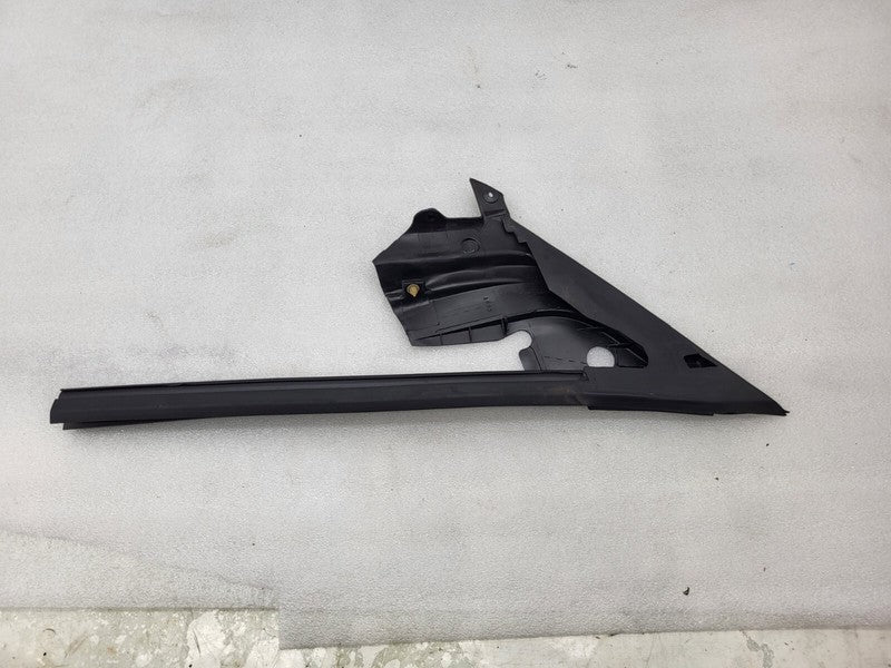 109050100G ⭕ 17-23 Tesla Model 3 Front Left Door A-Pillar Flag Glass Run Seal 1090501-00-G