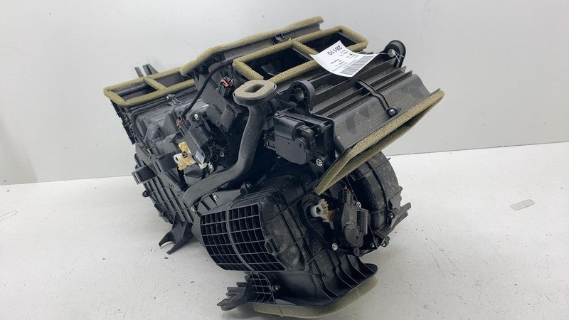 C200455738K ⭕ 2025 Rivian R1S HVAC A/C Heater Blower Housing Case Box Assembly PT00455773-G