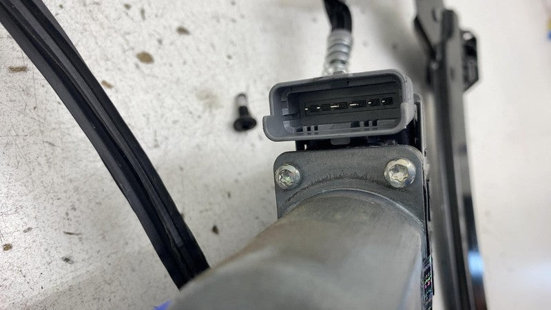 102882100B 2016-2020 Tesla Model X Rear Passenger Side Door Window Regulator & Motor Right