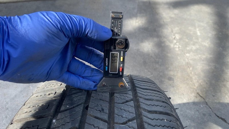 ⭕ Road Hugger 235/40R19 96V Tubeless Radial Tire