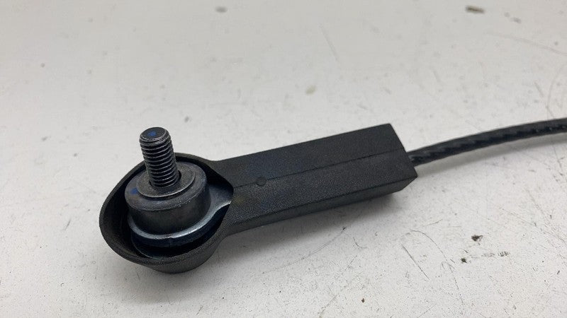 ⭕ 2025 Rivian R1S Lower Tailgate Support Cable Strap Assembly