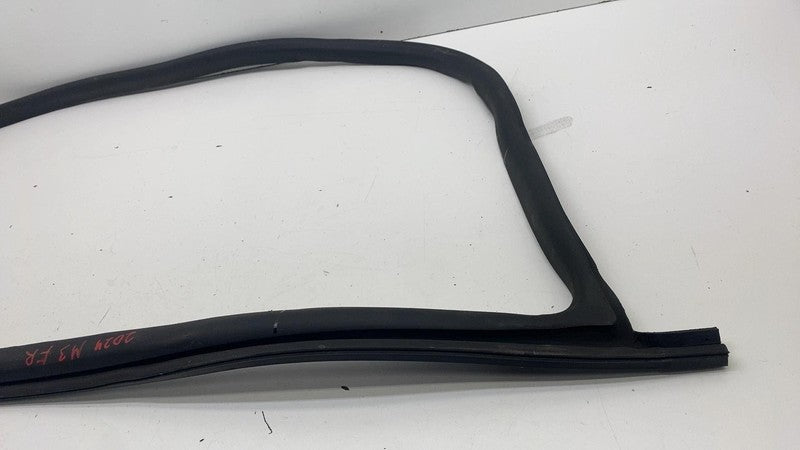 191098400E ⭕ 24-25 Model 3 Front Right Primary Body Weatherstrip Rubber Seal 1910984-00-E