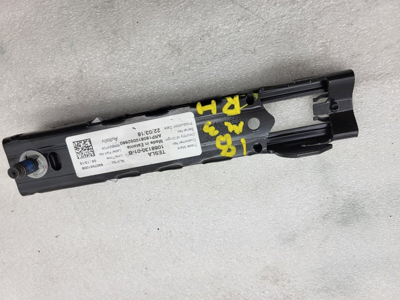 106813001B ⭕ 2017-2023 Model 3 Y Front Right 1st Row Seat Belt Height Adjuster 1068130-01-B