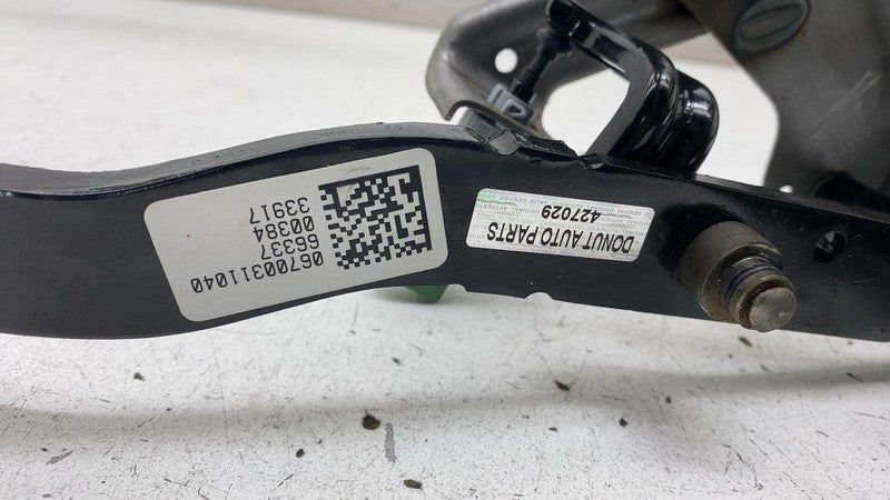 06700311040 ⭕ 2017-2020 Maserati Levante Front Brake Foot Stop Pedal w/ Bracket 06700311040