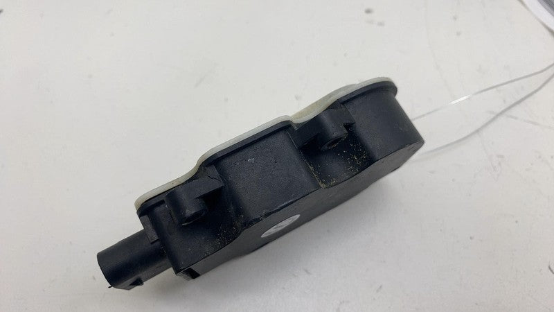 ⭕2021 2022 2023 Polestar 2 Front Bumper Grille Vent Shutter Motor Actuator OEM