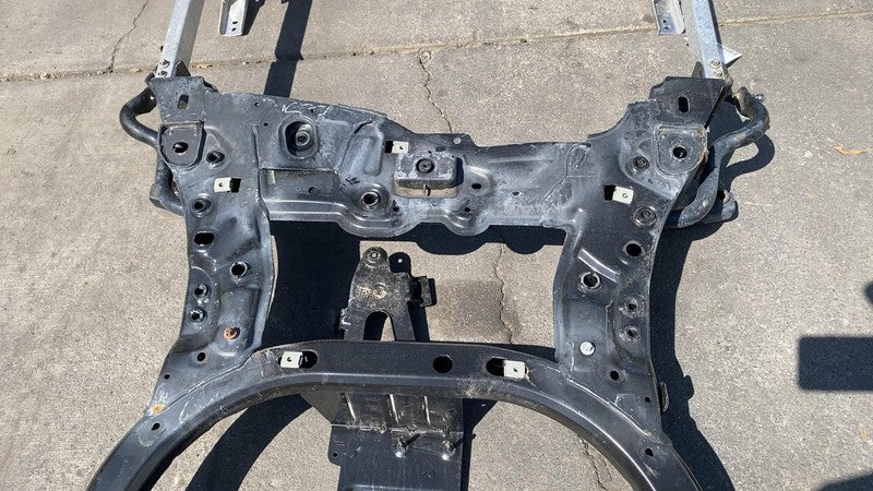 ⭕ 2014-2015 Mercedes-Benz B Electric Drive Front Subframe Crossmember Cradle