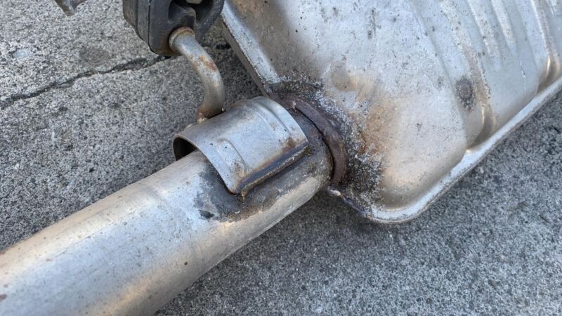 ⭕ 2017-2024 Chrysler Pacifica Exhaust Muffler Pipe & Resonator FWD Assembly OEM