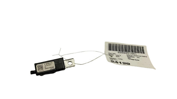 2024-2025 Tesla Cybertruck FM Antenna Amplifier Module 1551330-00-B Assembly OEM