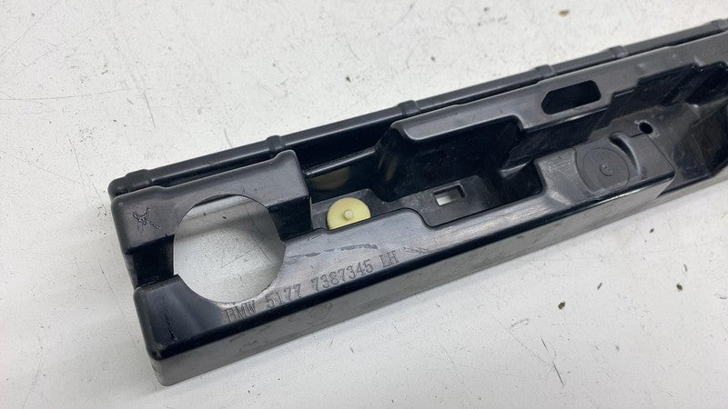 ⭕ 17-23 BMW 540i Driver Side Skirt Rocker Panel Middle Bracket Left 51